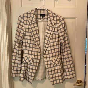 White and Black pattern blazer